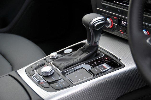 Driven_AudiA6Hybrid_53