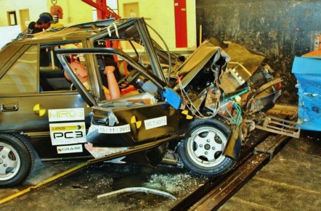 1990-proton-saga-crashtest-miros