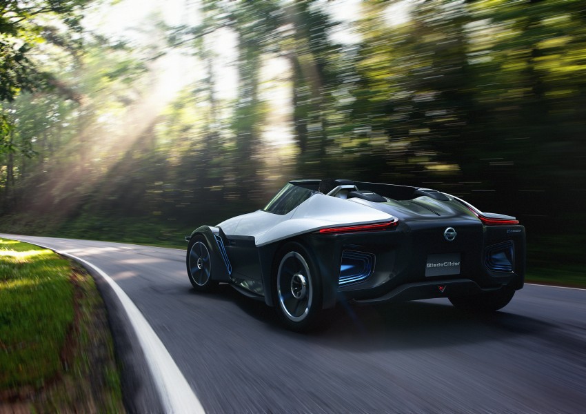 Tokyo 2013: Nissan BladeGlider – set to soar, one day 214394