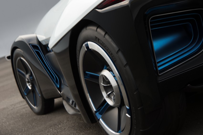 Tokyo 2013: Nissan BladeGlider – set to soar, one day 214384