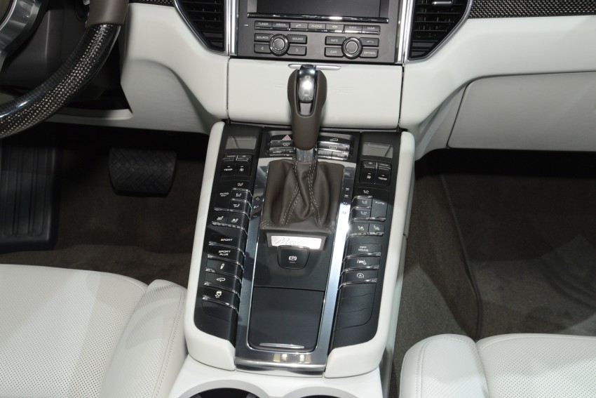 Porsche Macan SUV unveiled in LA with up to 400 hp 212494