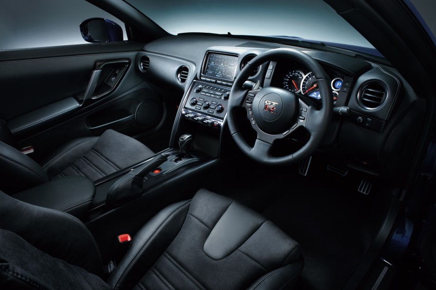 2014 Nissan GT-R facelift unveiled in Tokyo with updated suspension and looks 212302