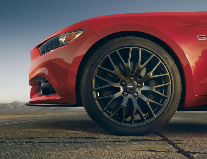 Sixth-generation Ford Mustang: first details on 2.3L Ecoboost inline-4 and 5.0L V8 engines 215855