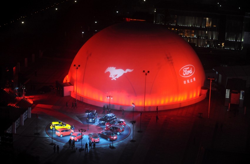 MEGA GALLERY: Ford Mustang coupe and convertible 216353