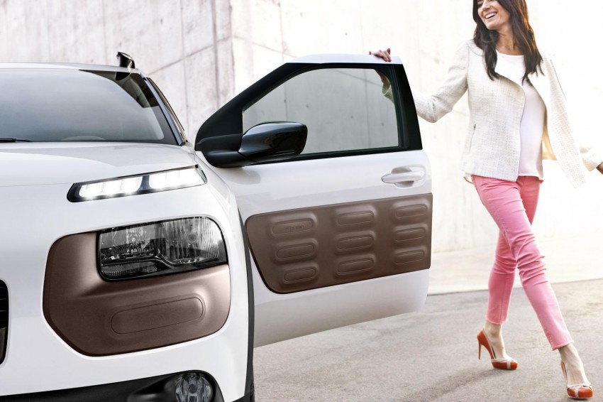 Citroen C4 Cactus unveiled with roof-mounted airbag 226841