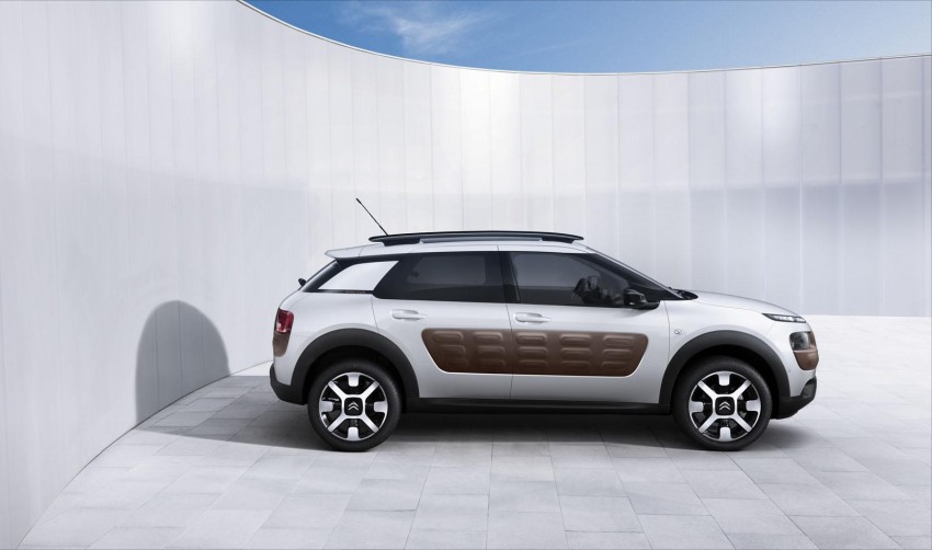 Citroen C4 Cactus unveiled with roof-mounted airbag 226844