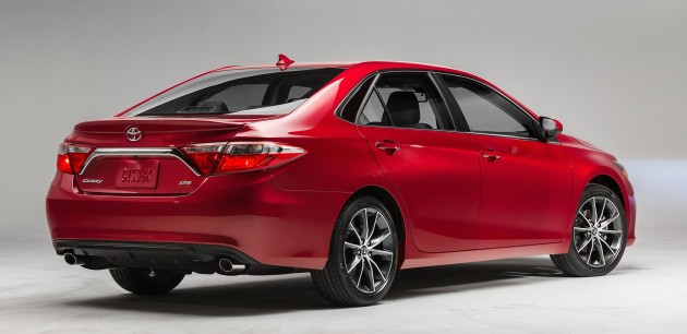 2015_Toyota_Camry_077