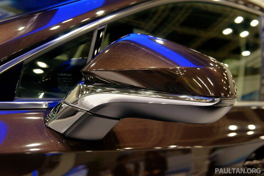 Lexus NX 300h on display at IGEM 2014 in KLCC 280981