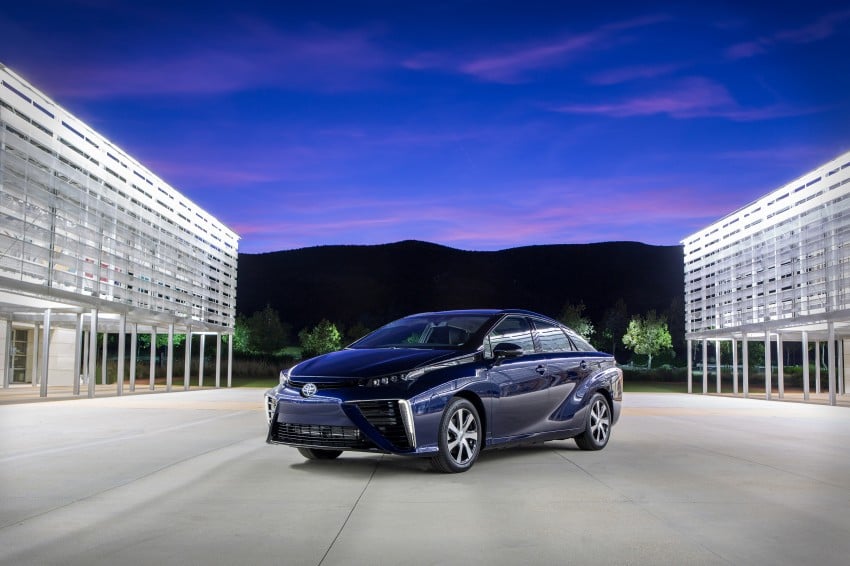 Toyota Mirai fuel cell vehicle officially revealed; touts a range of 483 km, available in second quarter of 2015 288832