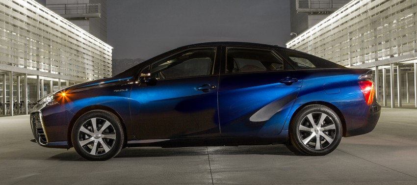 Toyota Mirai fuel cell vehicle officially revealed; touts a range of 483 km, available in second quarter of 2015 288831