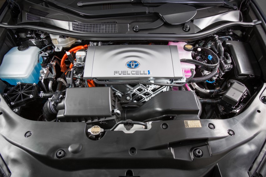 Toyota Mirai fuel cell vehicle officially revealed; touts a range of 483 km, available in second quarter of 2015 288826