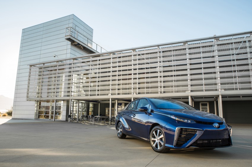 Toyota Mirai fuel cell vehicle officially revealed; touts a range of 483 km, available in second quarter of 2015 288817