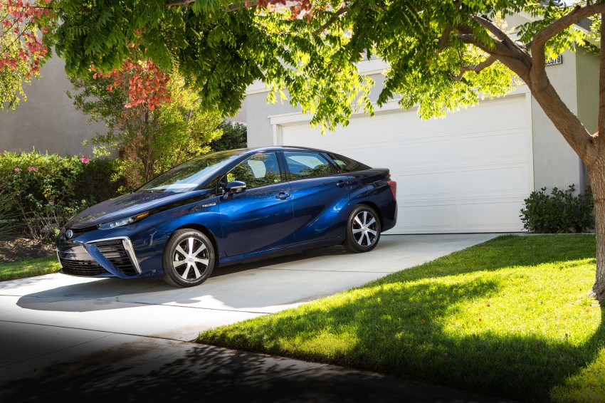 Toyota Mirai fuel cell vehicle officially revealed; touts a range of 483 km, available in second quarter of 2015 288813