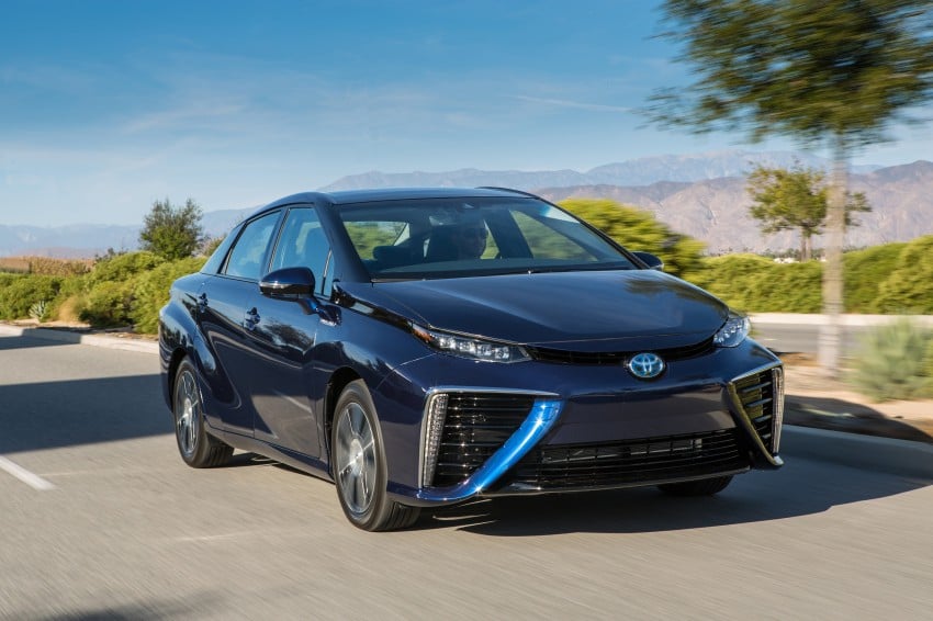 Toyota Mirai fuel cell vehicle officially revealed; touts a range of 483 km, available in second quarter of 2015 288816