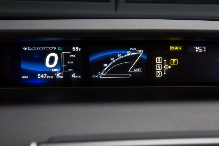 Toyota Mirai fuel cell vehicle officially revealed; touts a range of 483 km, available in second quarter of 2015 288811