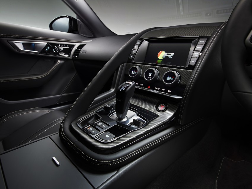 Jaguar F-Type gets manual option, 542 hp R cabrio 292031