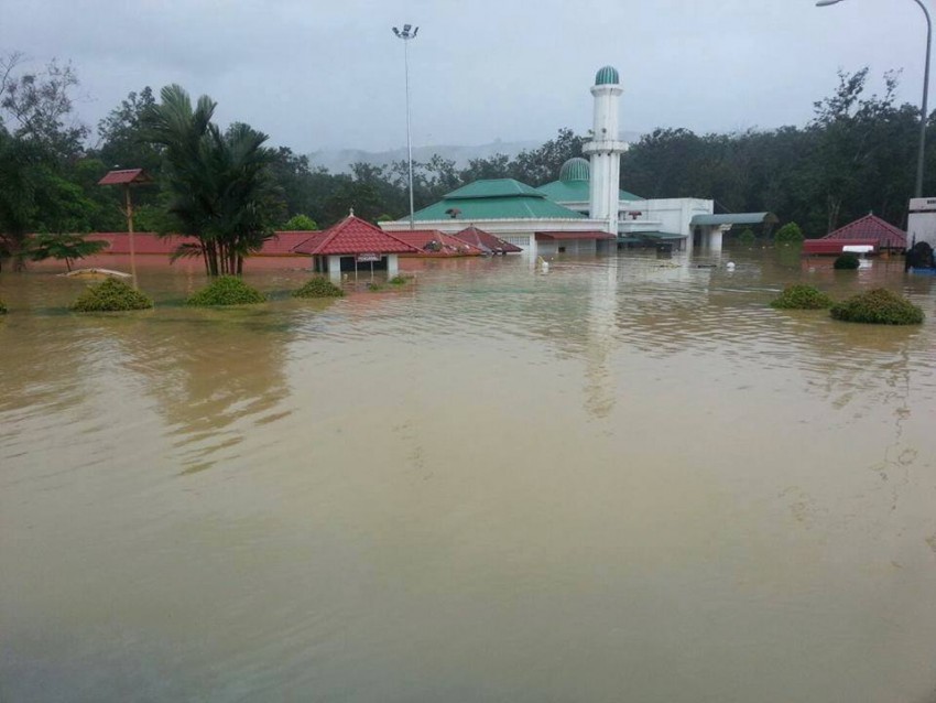 East Coast flood worsens – donate, help the victims 298740