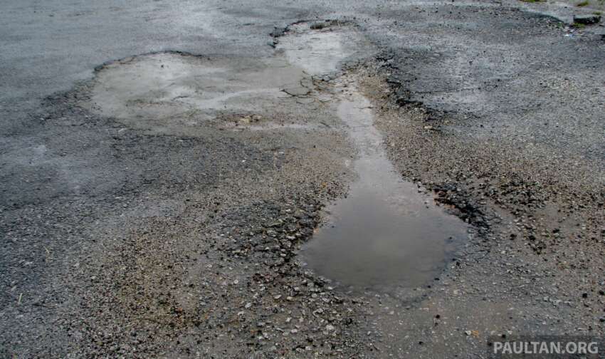 Poor roads? Lodge complaints via a smartphone app 293433