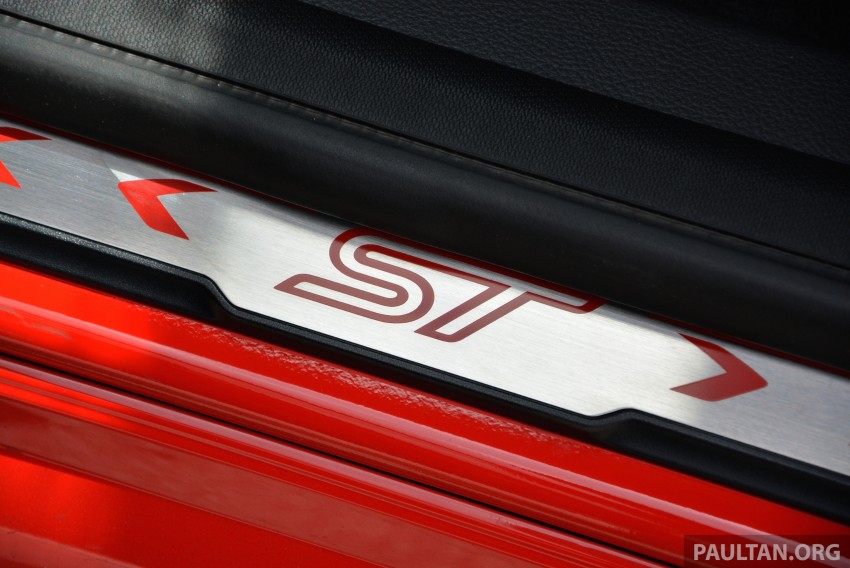 GALLERY: Ford Fiesta ST and Focus ST compared 298364