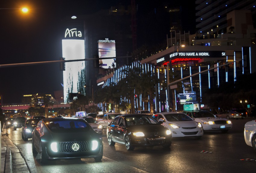 Mercedes-Benz F 015 Luxury in Motion debuts at CES 300797