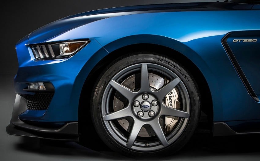 Shelby GT350R – the 5.2 V8 track-ready Ford Mustang 302668