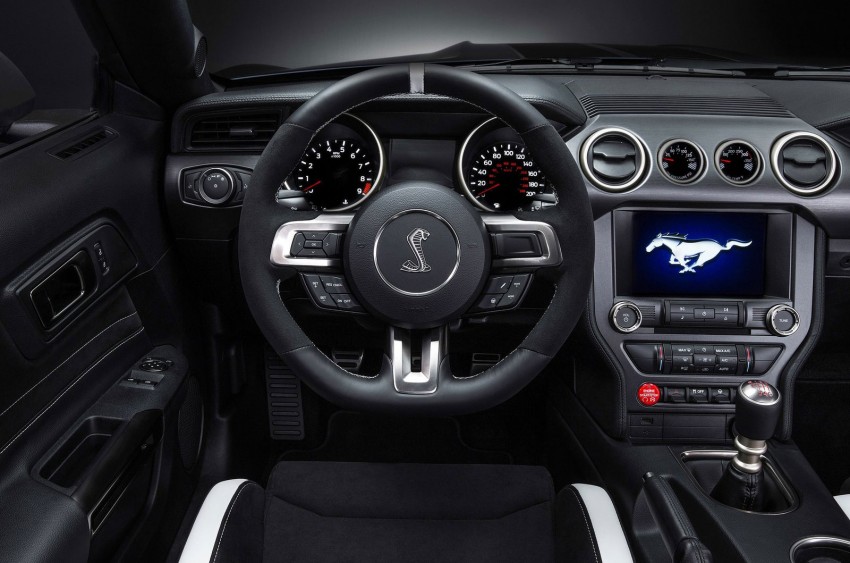 Shelby GT350R – the 5.2 V8 track-ready Ford Mustang 302676