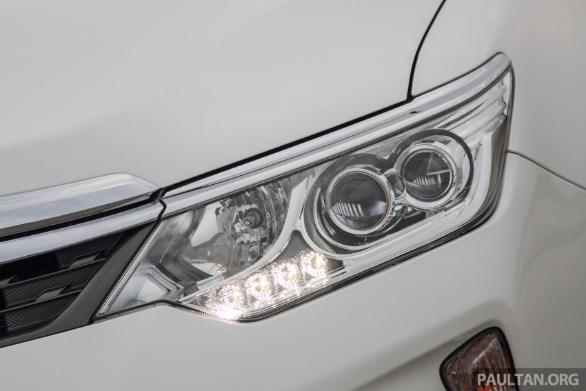 VIDEO: 2015 Toyota Camry Hybrid walk-around tour 333041