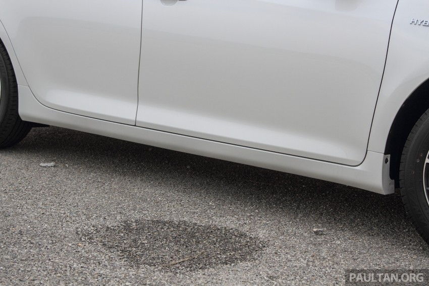 VIDEO: 2015 Toyota Camry Hybrid walk-around tour 333049