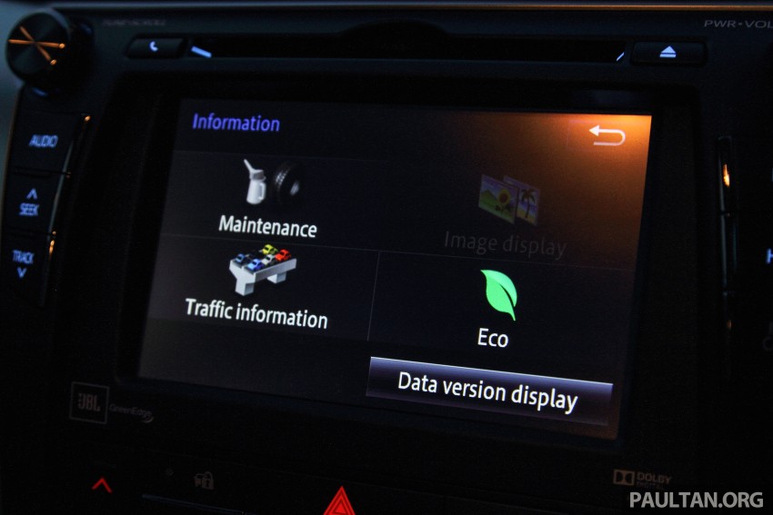 VIDEO: 2015 Toyota Camry Hybrid walk-around tour 333073