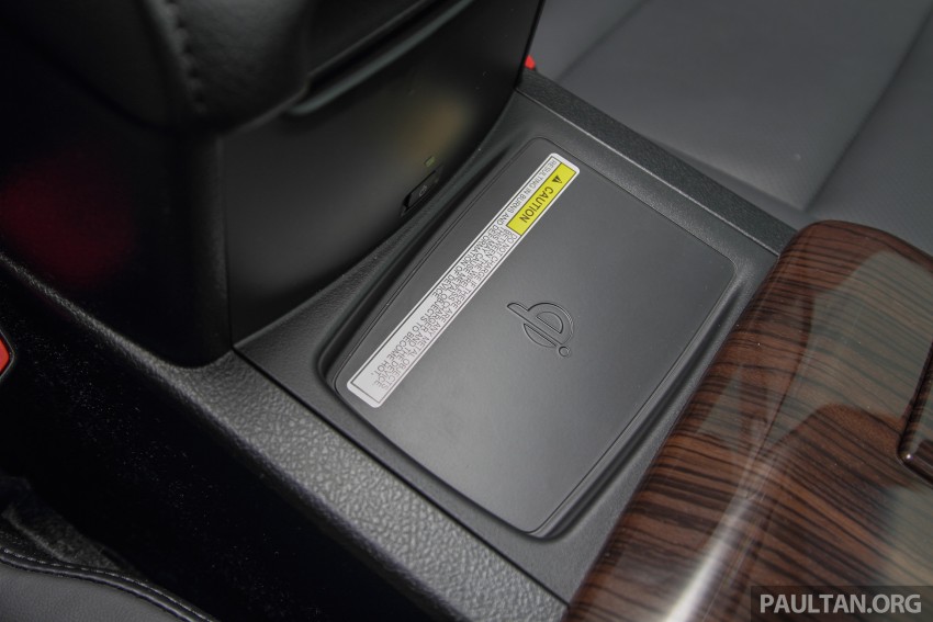 VIDEO: 2015 Toyota Camry Hybrid walk-around tour 333082