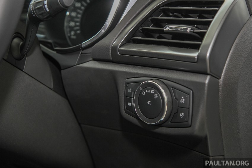 GALLERY: 2015 Ford Mondeo in the showroom 337427