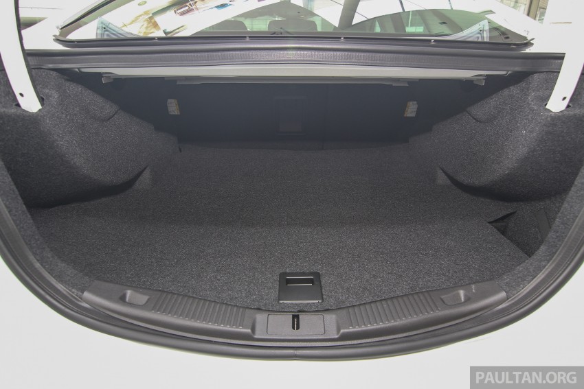 GALLERY: 2015 Ford Mondeo in the showroom 337449