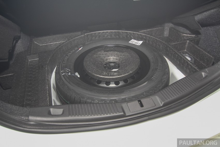 GALLERY: 2015 Ford Mondeo in the showroom 337451