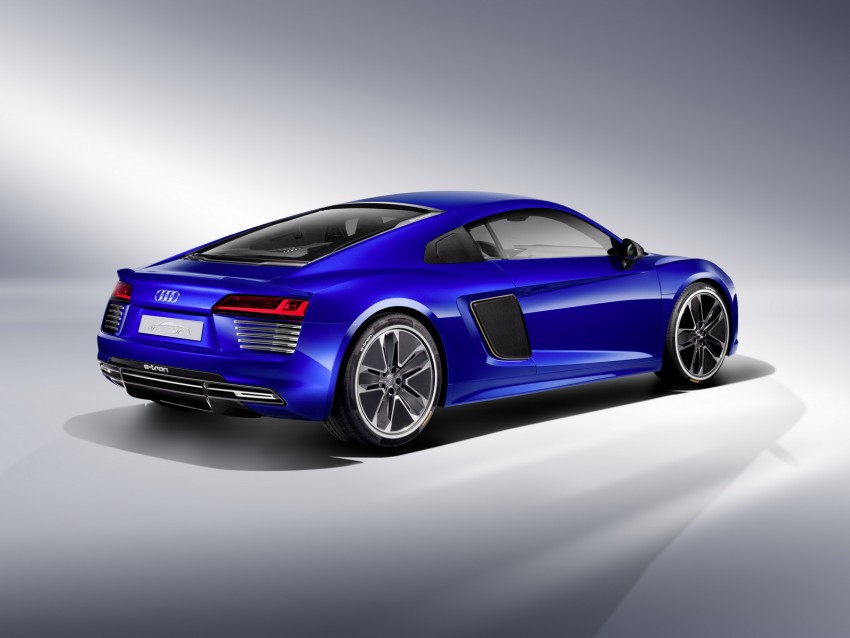 Audi R8 e-tron piloted driving concept unveiled at CES 343713