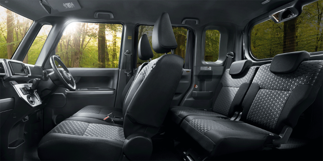 Toyota-Pixis-Mega-21