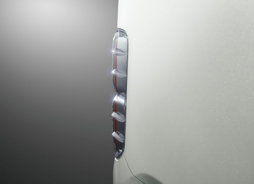 Toyota Pixis Mega – <em>kei</em> car with class-leading height 356382