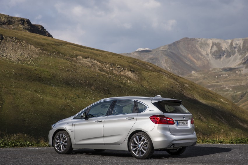 F45 BMW 225xe Active Tourer Plug-in Hybrid debuts 374857