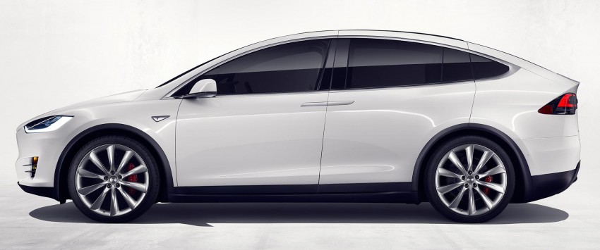 Tesla Model X finally debuts – three-row SUV detailed 385581