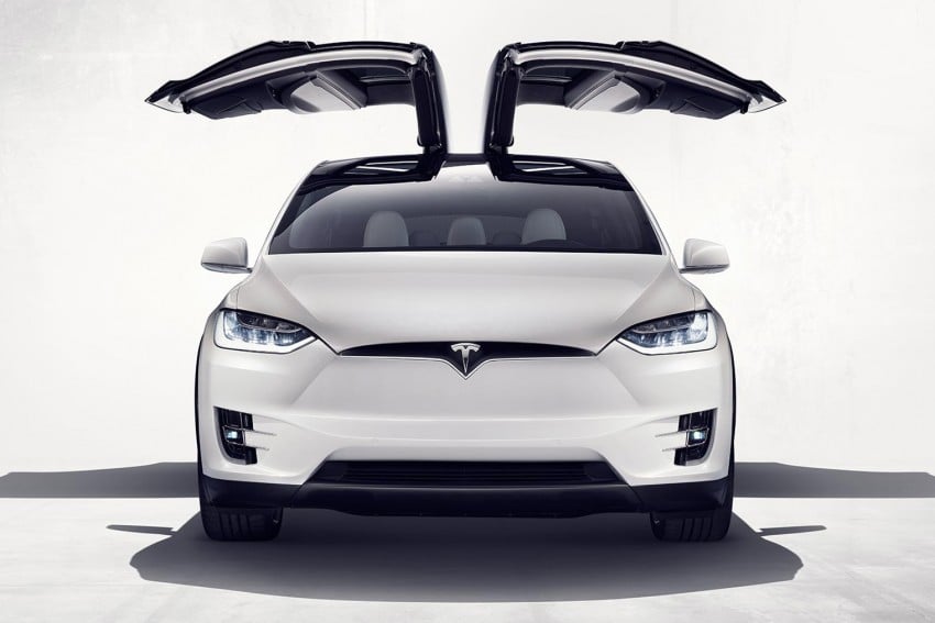 Tesla Model X finally debuts – three-row SUV detailed 385580