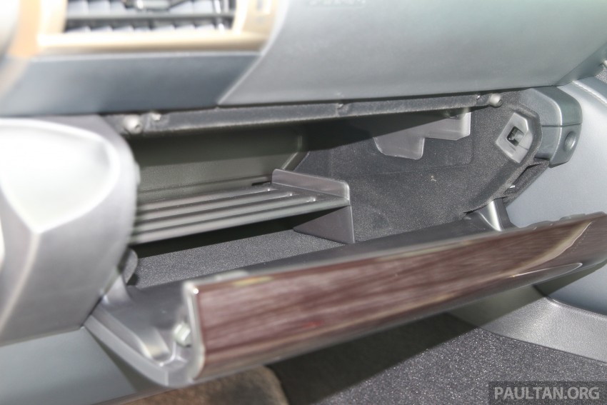 GALLERY: Lexus IS 200t Luxury spec in showroom 388875