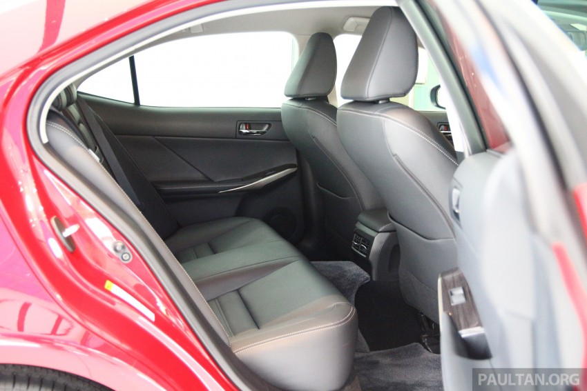 GALLERY: Lexus IS 200t Luxury spec in showroom 388898