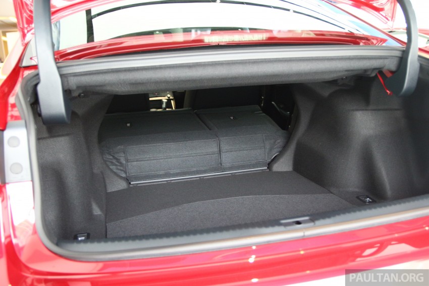 GALLERY: Lexus IS 200t Luxury spec in showroom 388909