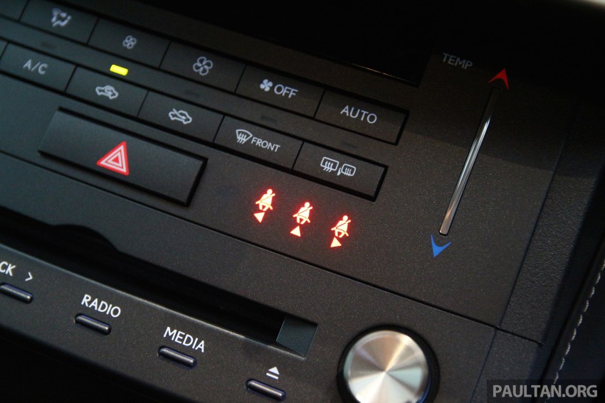 GALLERY: Lexus IS 200t Luxury spec in showroom 388912