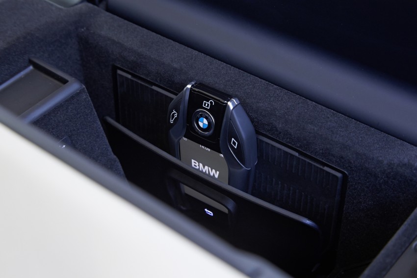 GALLERY: G11 BMW 7 Series in right hand drive form 391620