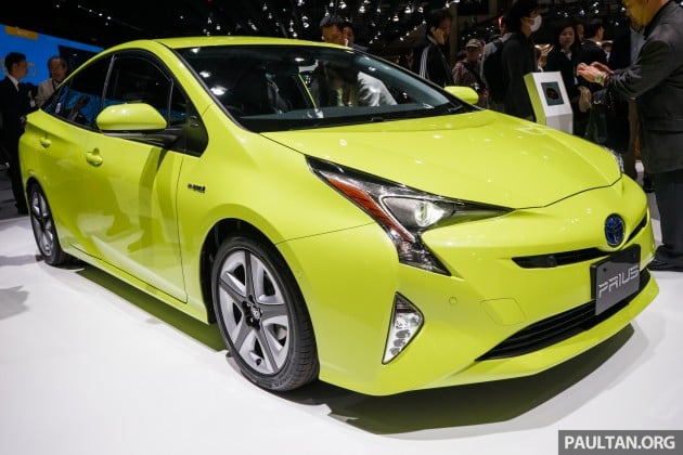 Toyota Prius E-Four 4