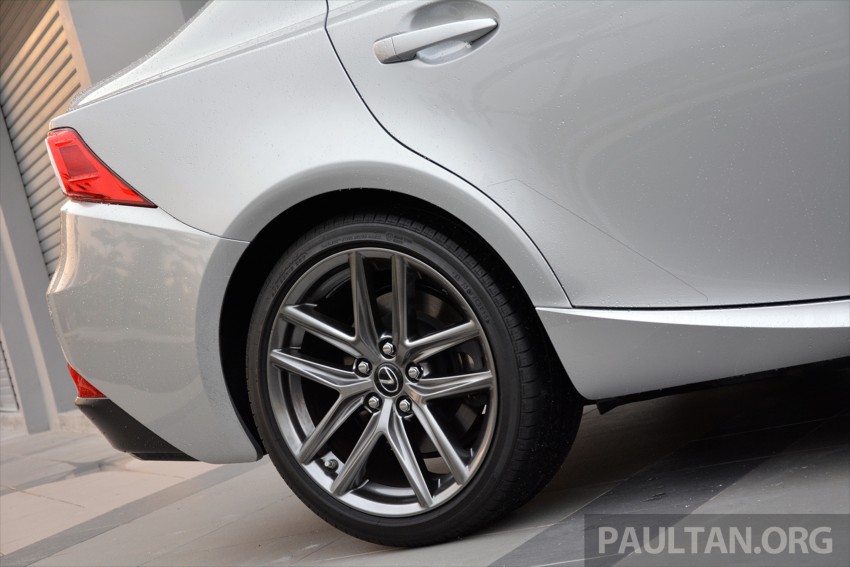 DRIVEN: Lexus IS 200t Turbo – downsized, at a price 421466