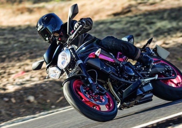 2016 Triumph Street Triple Rx Black (2)