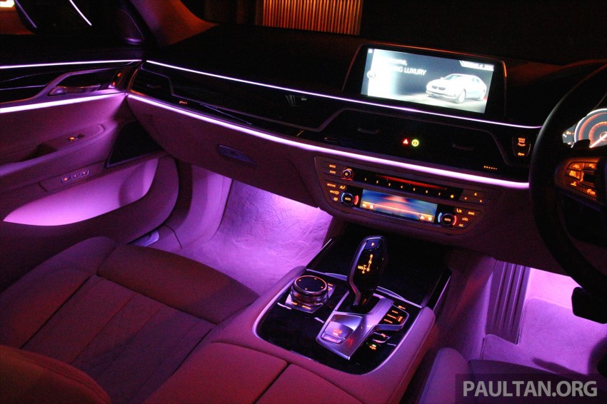GALLERY: BMW 7 Series Sky Lounge panoramic roof 436555