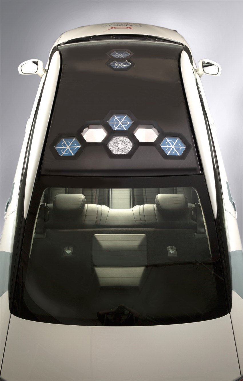 Toyota Mirai with satellite tech revealed at Detroit 428058