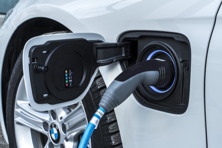 2016 BMW 330e iPerformance – production car finally debuts this year featuring 2.0 turbo hybrid system 465477
